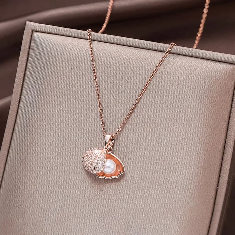 Shell Shaped Pendant 2