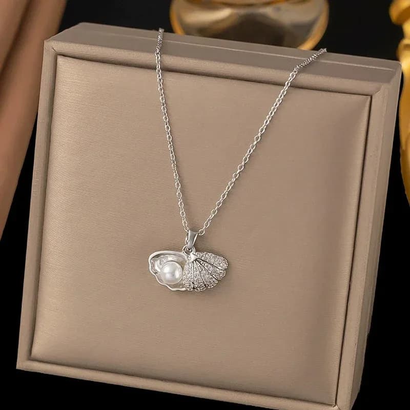 Silver Shell Shaped Pendant 2