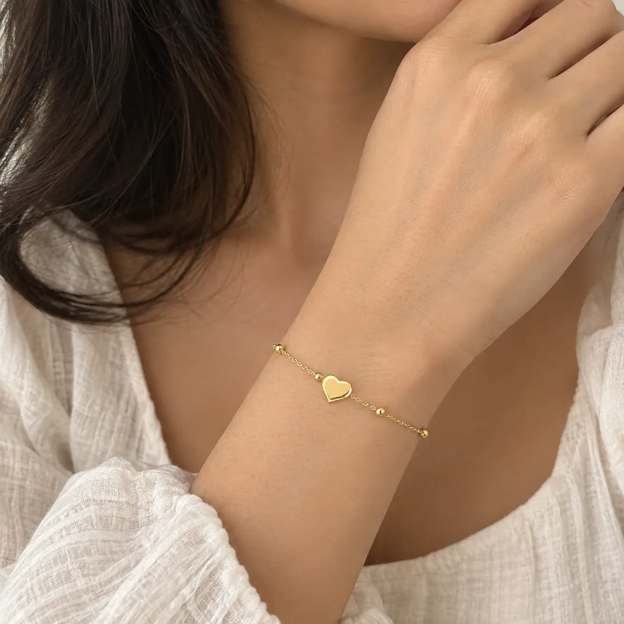 Minimalist Gold Heart Bracelet 2