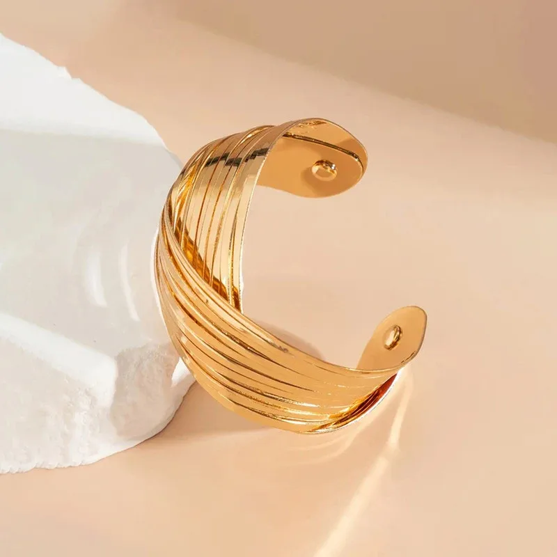 Bangle-Style Cuff Bracelet 2