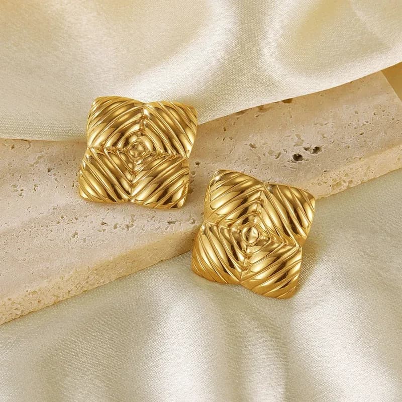 Quadangle Stud 2